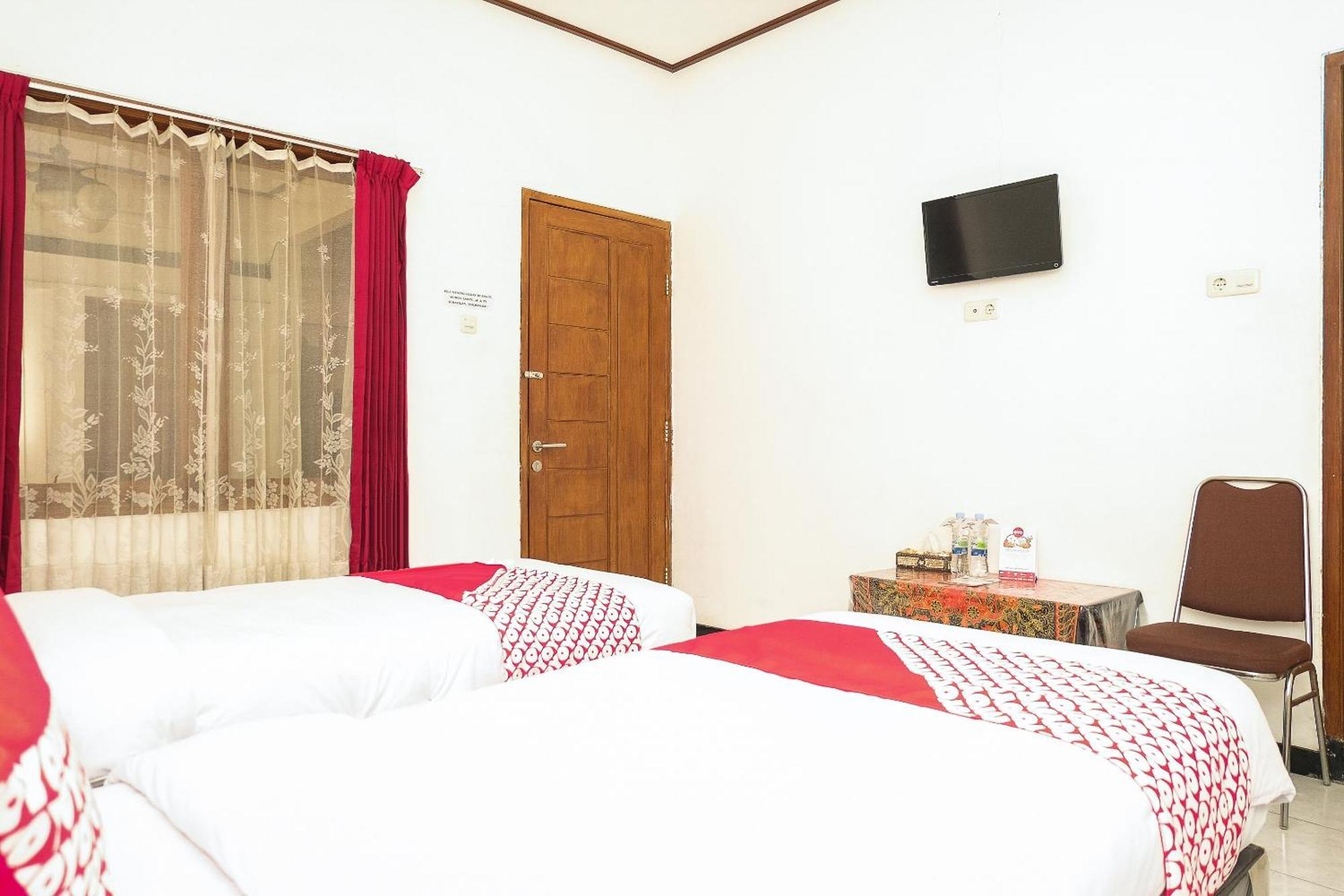 Super Oyo 353 Loesje Guest House Syariah Malang Luaran gambar