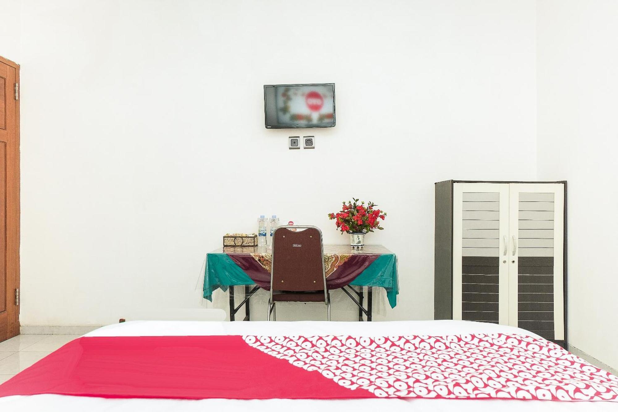 Super Oyo 353 Loesje Guest House Syariah Malang Luaran gambar