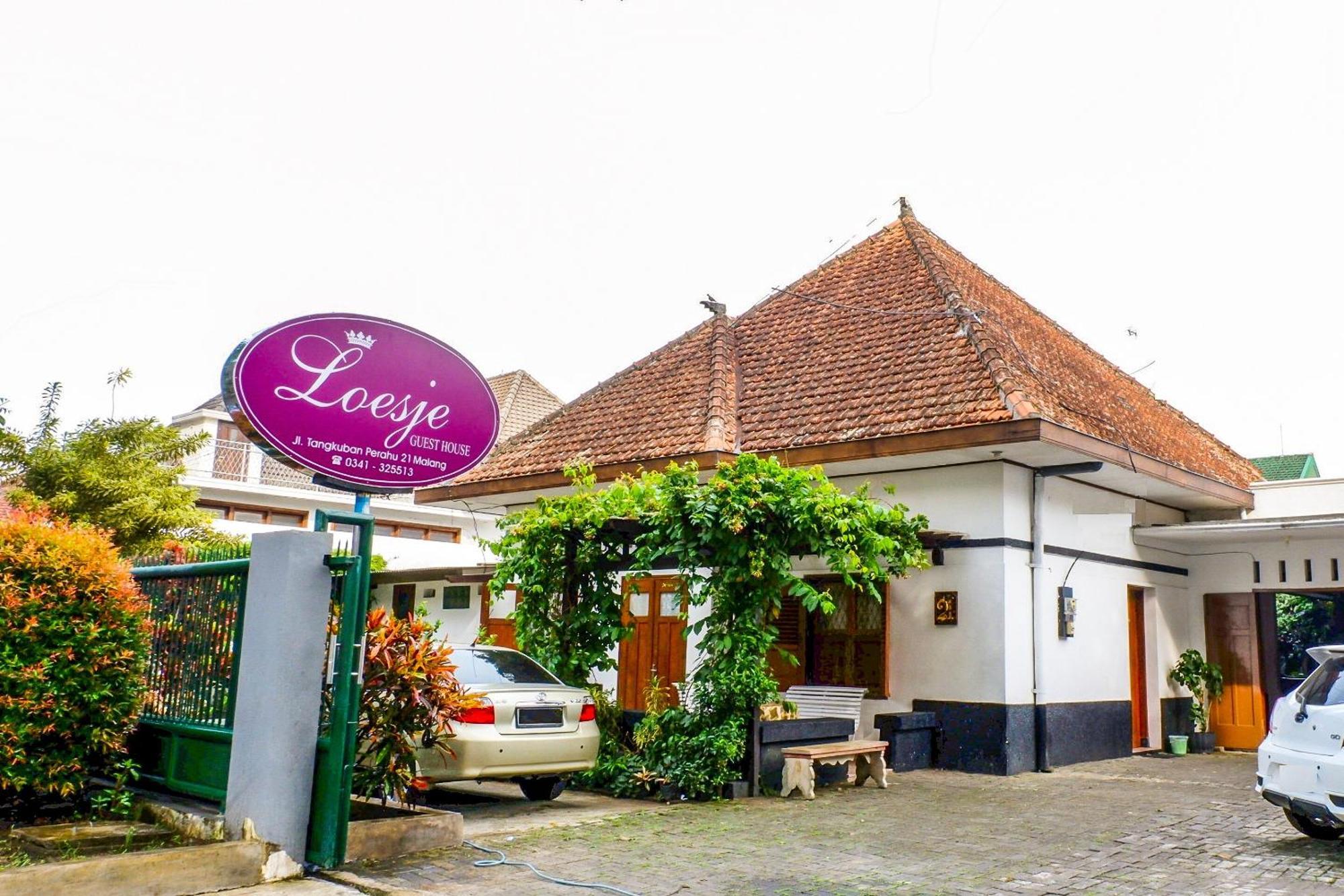 Super Oyo 353 Loesje Guest House Syariah Malang Luaran gambar