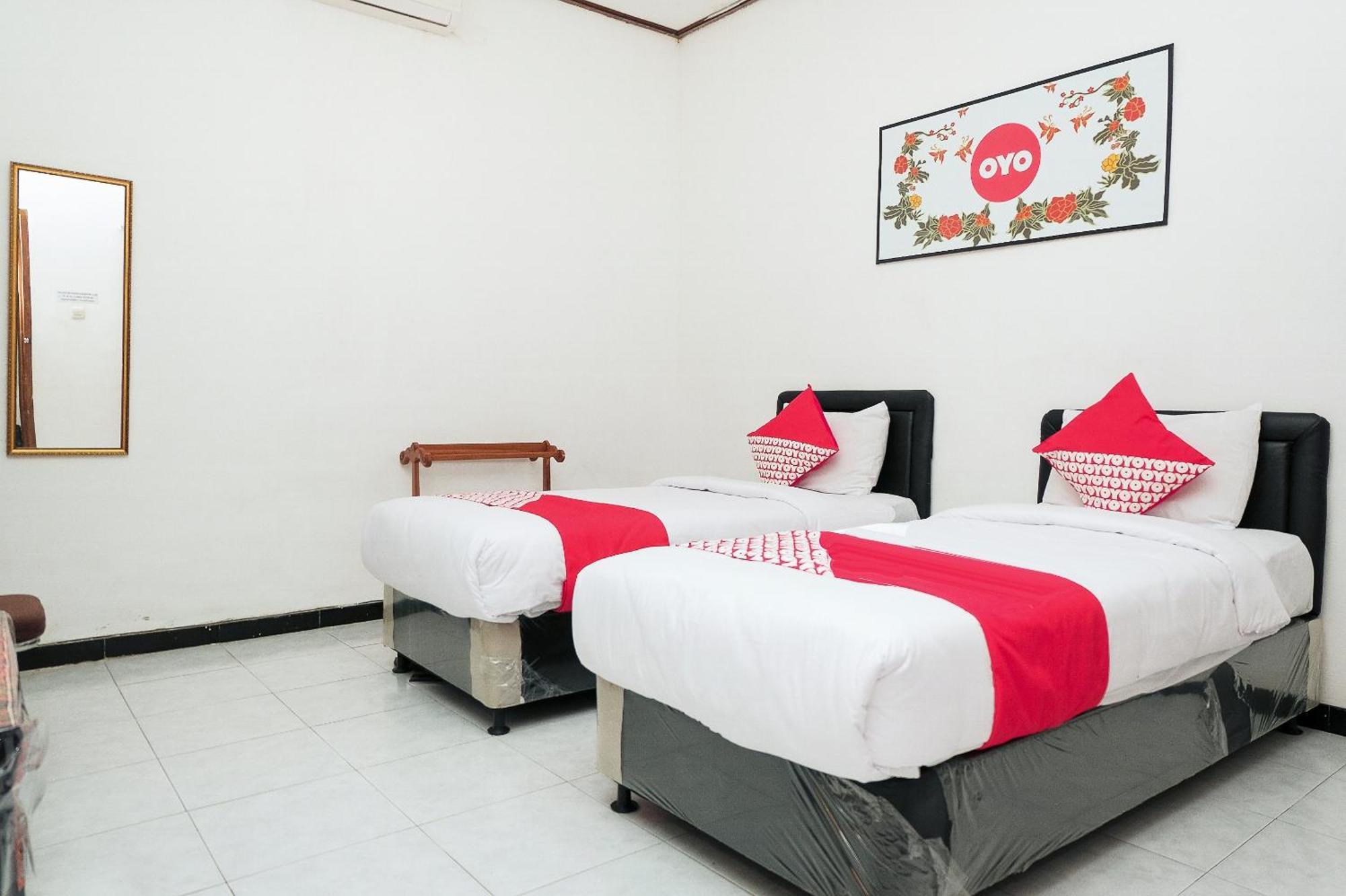 Super Oyo 353 Loesje Guest House Syariah Malang Luaran gambar