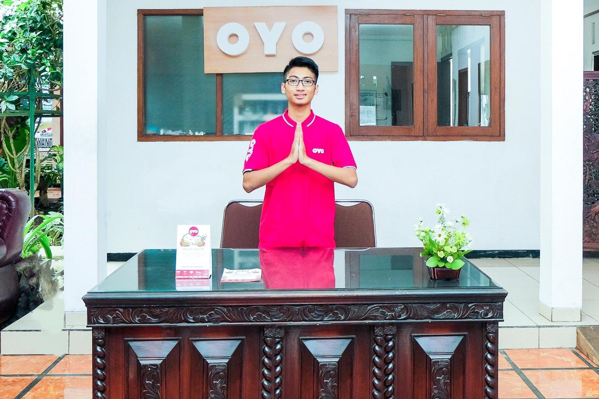 Super Oyo 353 Loesje Guest House Syariah Malang Luaran gambar