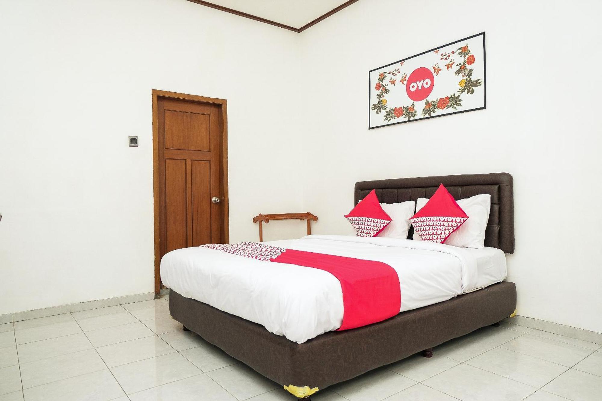 Super Oyo 353 Loesje Guest House Syariah Malang Luaran gambar