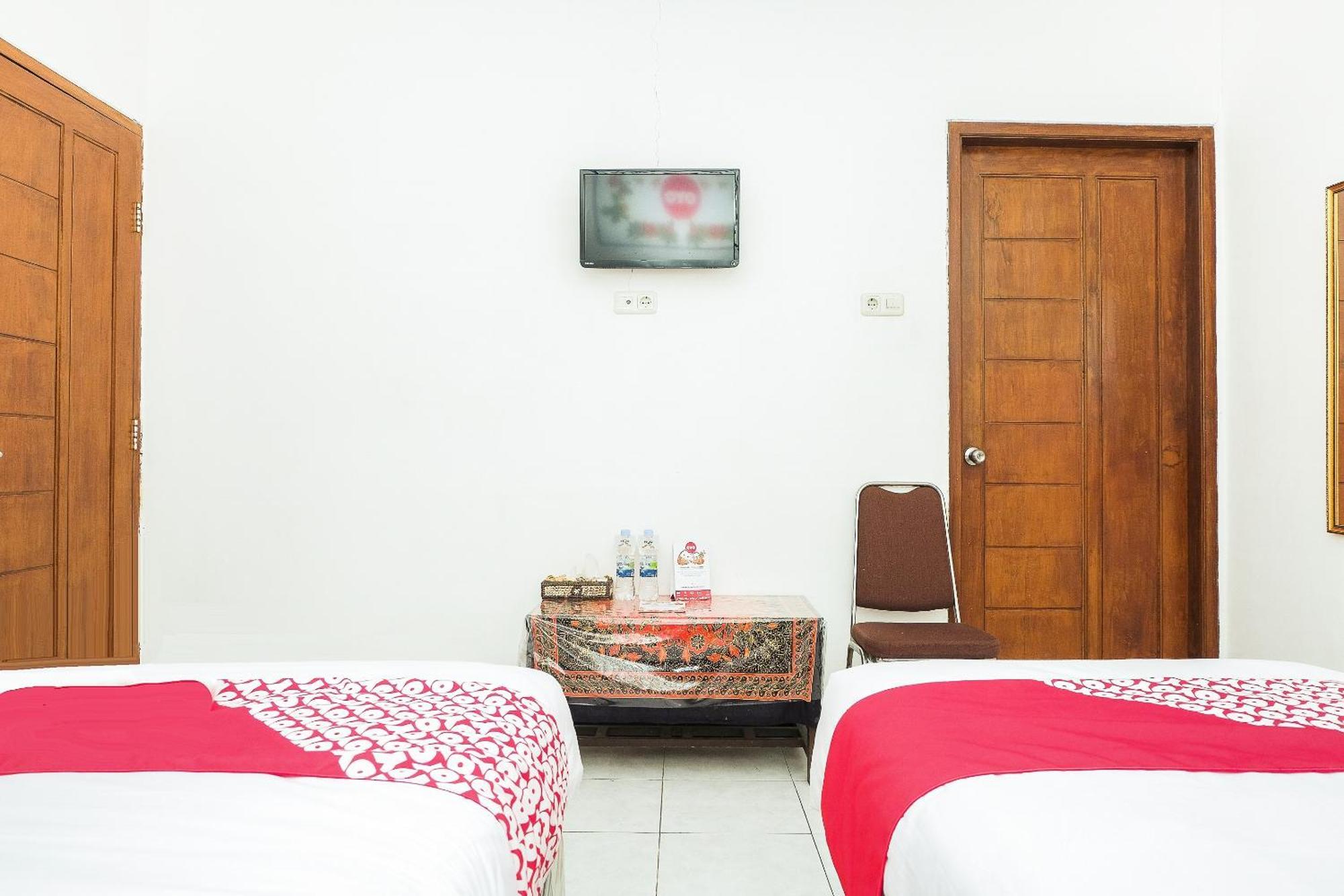 Super Oyo 353 Loesje Guest House Syariah Malang Luaran gambar